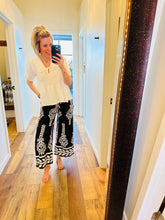 Load image into Gallery viewer, Printed Crop Palazzo Pants
